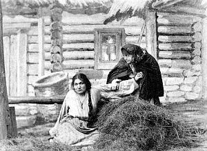Анисья. — ... пусть-ка и он душегубец будет. Узнает, каково. Матрена. Ну, ну, распалилась. Д. IV. Явл. XII. «Власть тьмы». Гр. Л. Толстого. МХТ, 1902 г.