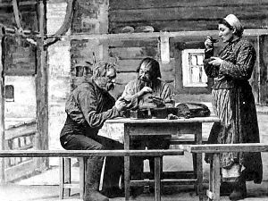Аким. А старуха-то, значит, твоя где же? Митрич. Старуха, брат, моя к своему месту пристроена. В городу по кабакам сидит... Д. III. Явл. V. «Власть тьмы». Гр. Л. Толстого. МХТ, 1902 г.