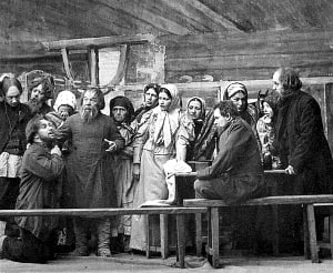 Покаяние Никиты. Сцена из спектакля «Власть тьмы» в постановке МХТ. 1902 г.