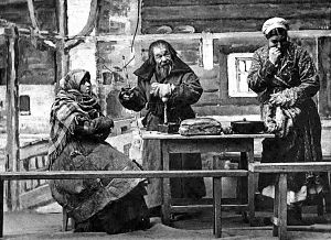 Аким. А сынок дома? Дома сынок то есть? Анисья. Нетути; в городу. Аким. Дельце до него, то есть, тае, дельце. Д. III. Явл. IV. «Власть тьмы». Гр. Л. Толстого. МХТ, 1902 г.