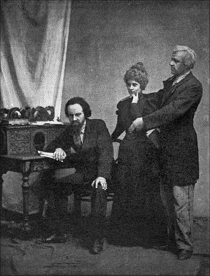 — Мы можем ее и хозяюшкой величать, — воскликнул Пунин. — Ась? Парамон Семеныч? — Бабурин нахмурился; Муза отвернулась... Иллюстрация к произведению И. С. Тургенева «Пунин и Бабурин». Альбом иллюстраций, исполненных по фотографическим композициям, к собранию сочинений Ивана Сергеевича Тургенева. — Санкт-Петербург: Н. Ф. Мертц, 1898.