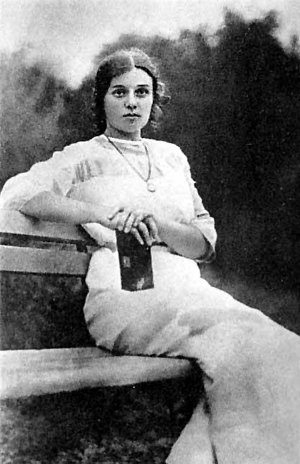 Августа Леонидовна Миклашевская (1891-1977)